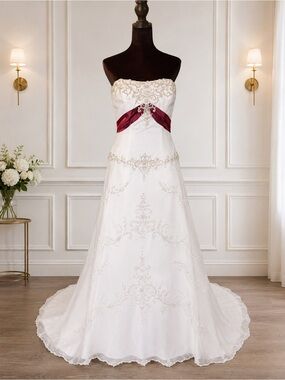 NWT White Bridal Gown Size 10 Wedding Dress Wedding Gown